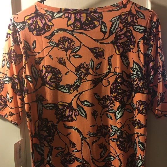 NWT LuLaRoe M Gigi Top - Picture 3 of 8
